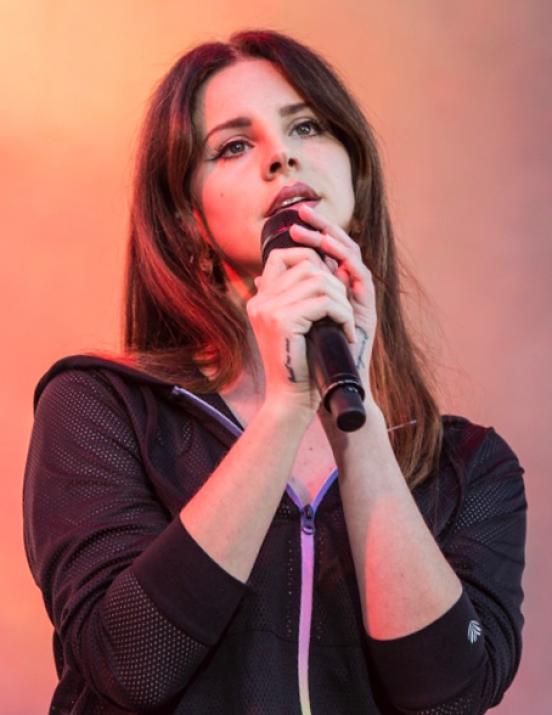 01 LanaDelRey